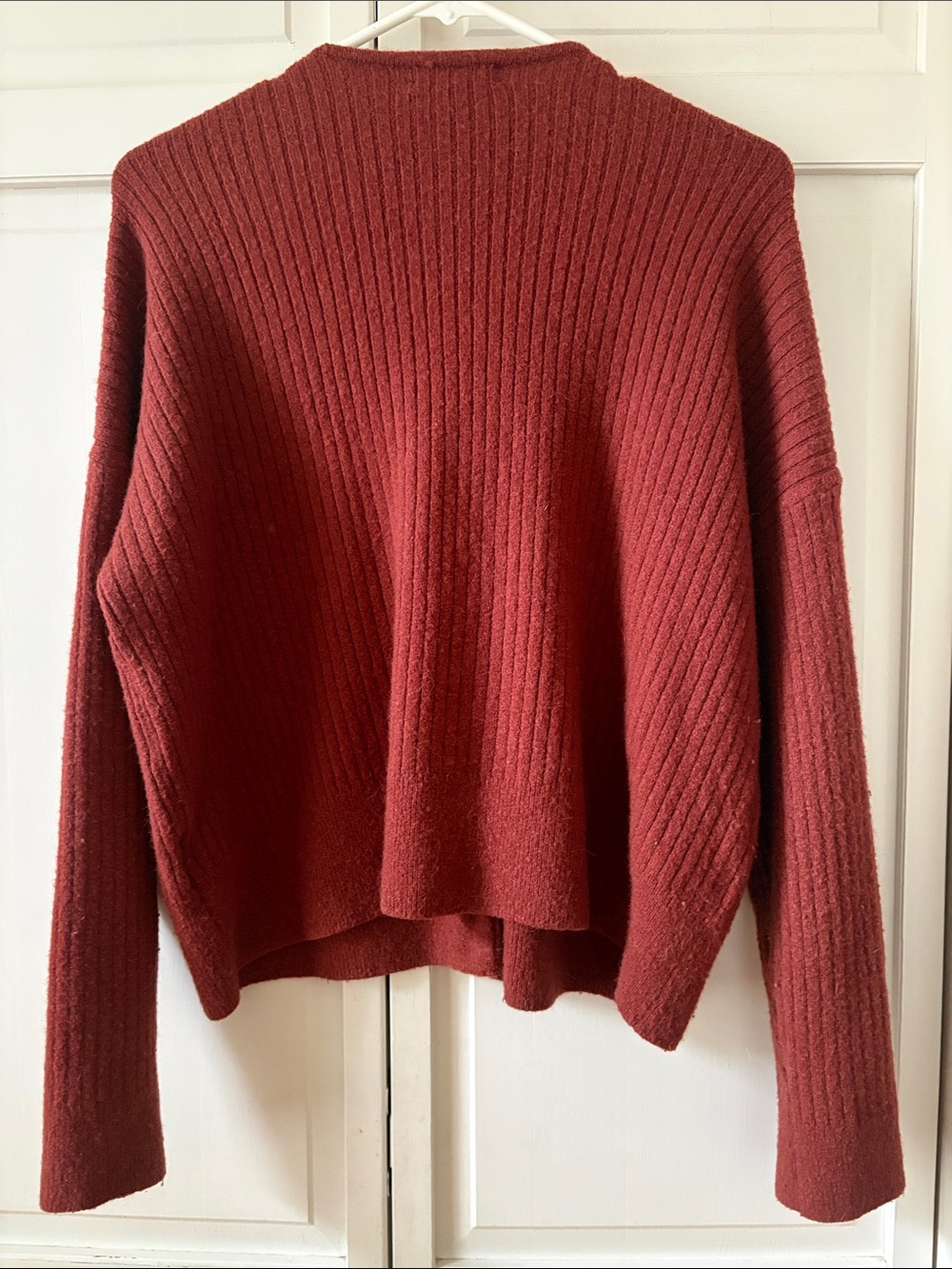 Madewell Cameron Rust Red Ribbed V-Neck Button Cardigan in Coziest Yarn - Picture 3 of 7